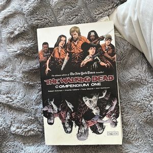 Walking Dead Compendium 1 Graphic Novel